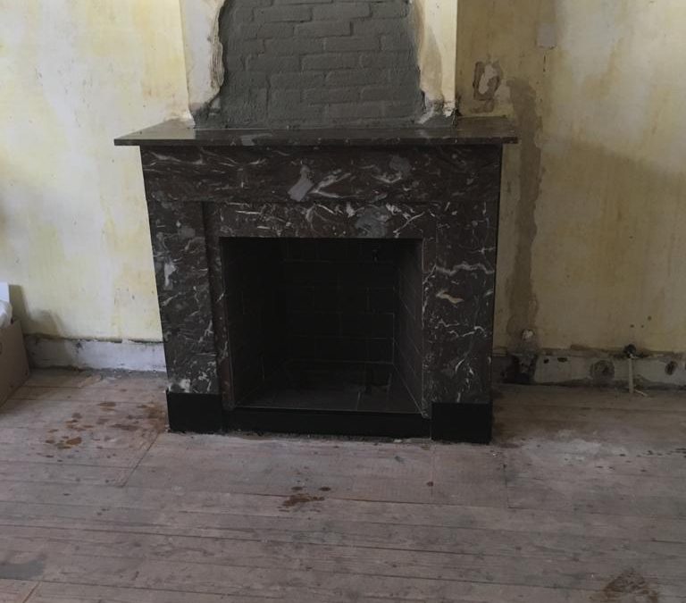 Voor en na inbouwen haard in bestaande schouw