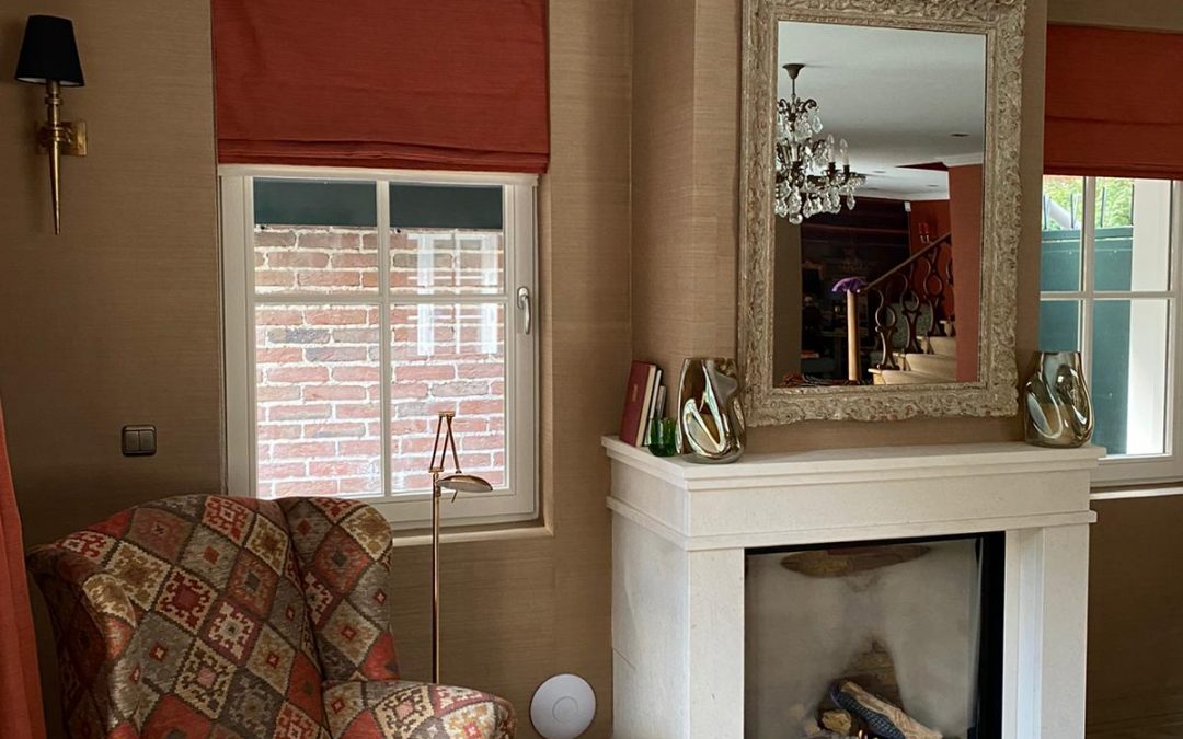 Kalkstenen haard te Wassenaar