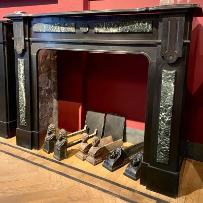 Marmeren omloopschouw met groene details